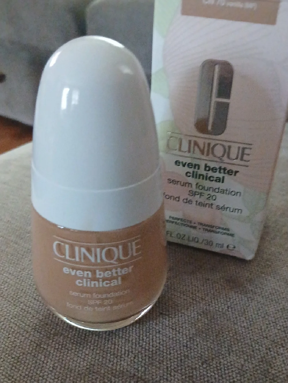 Clinique Even Better Clinical Serum Foundation SPF 20 - Vanilla (CN 70)